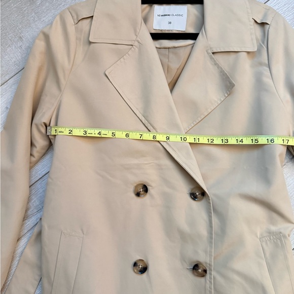 Elegant Tan Trench Coat - Picture 7 of 8